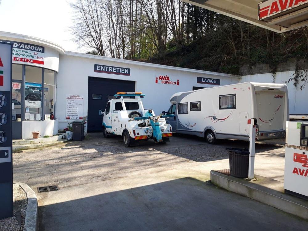 garage du garage Dessay avec remorquage d'une caravanne
